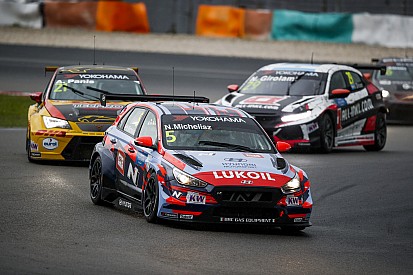 Sepang WTCR: Michelisz closes on title with victory