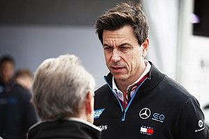 Mercedes won't go on "fishing mission" to lure F1 drivers
