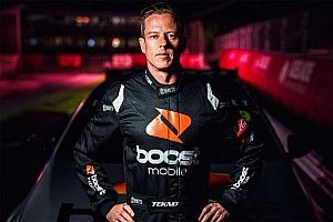 Courtney splits with Team Sydney