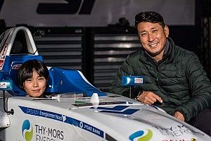 Wie is de 13-jarige Japanse die jaagt op de Verstappen-records?