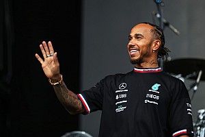 Hamilton dostanie karę za kolczyki?