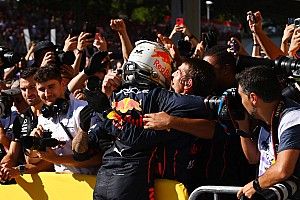 Verstappen zet zegereeks voort in Italië, De Vries pakt punten bij debuut