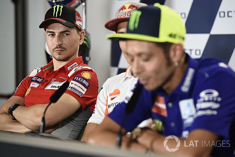 Lorenzo dice que Rossi se comporta como un niño