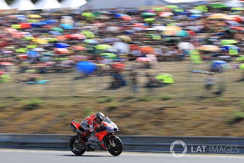 Dovizioso, Lorenzo set to race new Ducati fairing