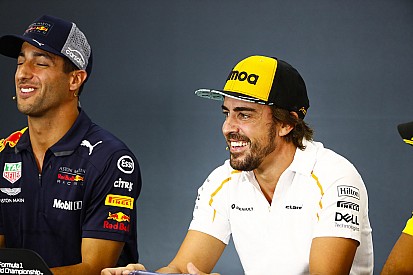 Alonso wil excuses: “Heb in 2018 twee aanbiedingen van Red Bull gehad”
