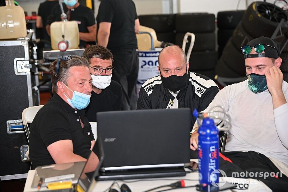 GT Italiano: c'è Christian Pescatori come coach per Nova Race