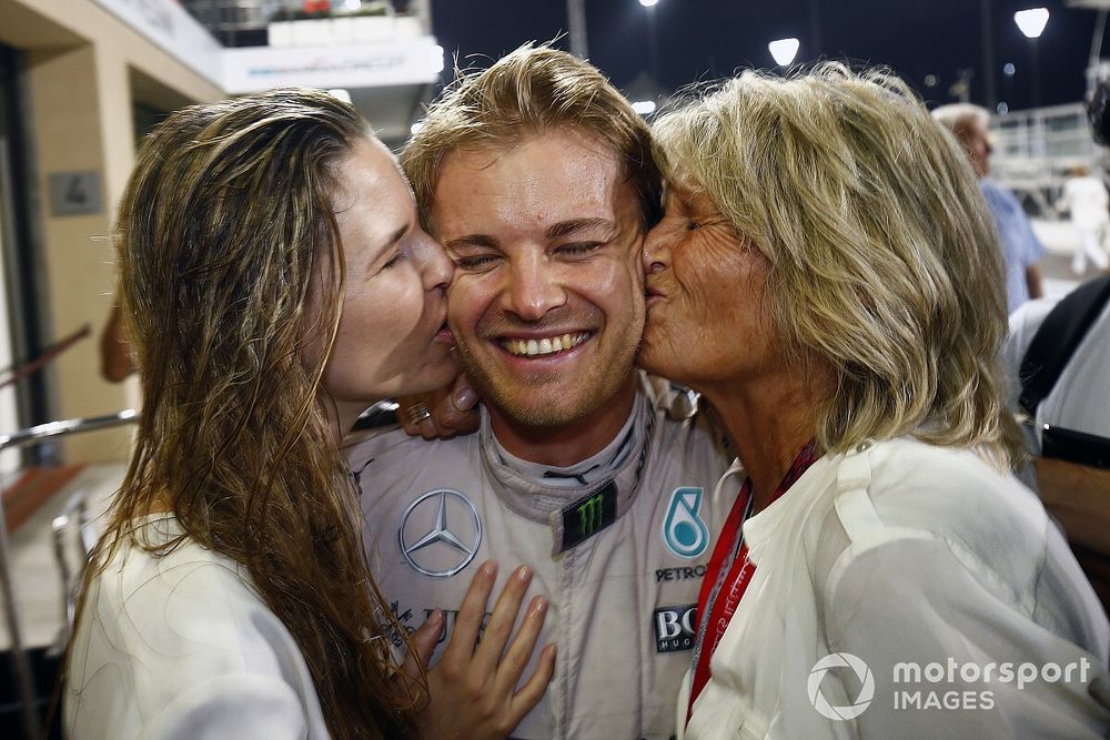 Nico Rosberg, Mercedes AMG, with his family