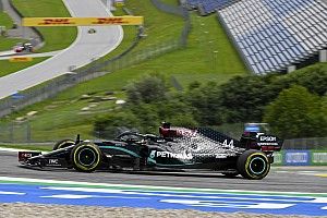 Hamilton: "Mercedes sterk, maar neem het met een korreltje zout"