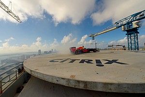 Video: Coulthard stijgt tot grote hoogte met heerlijke donuts