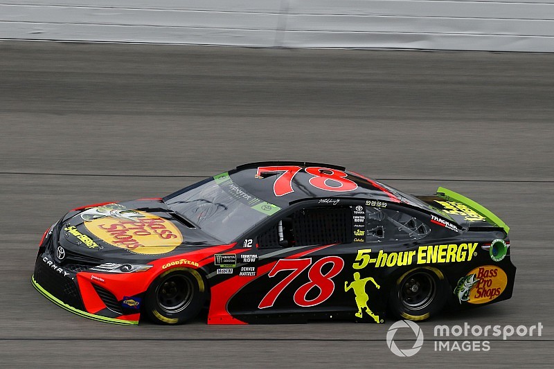 Truex se siente 'afortunado' de seguir con vida en los playoffs