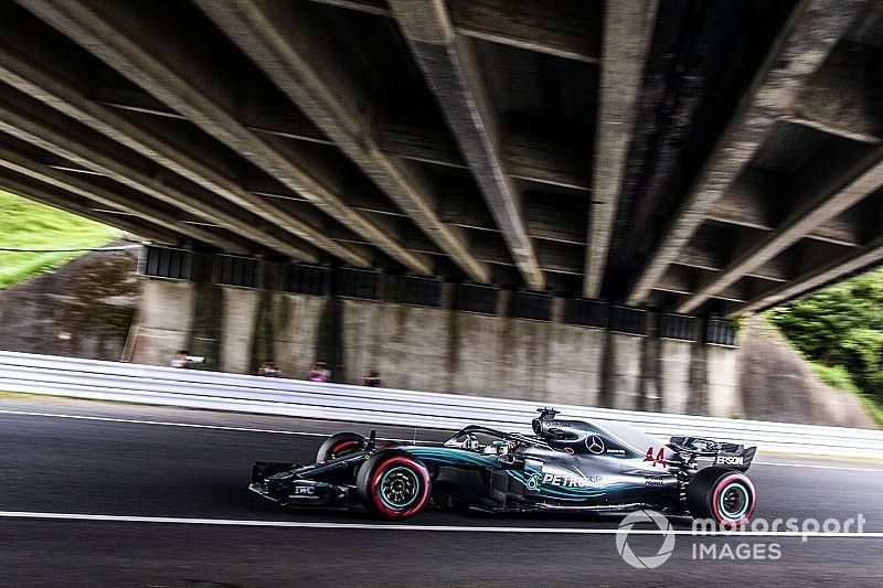 Hamilton y Mercedes aplastan a sus rivales en los libres 2 de Suzuka
