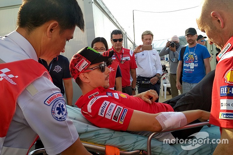 Terjatuh lagi, Lorenzo terancam mundur dari balapan