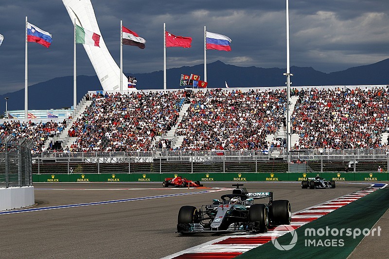 GP Rusia: Hamiton menang berkat bantuan team order