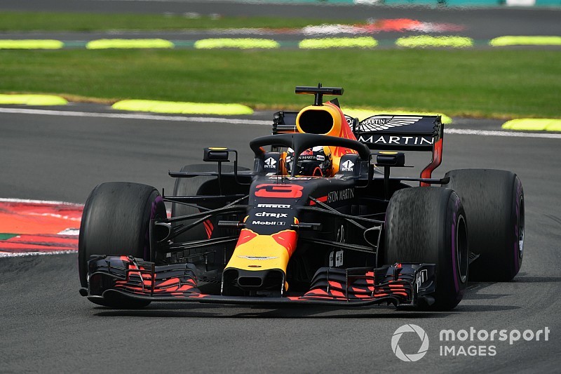 Ricciardo begint race in Brazilië met gridstraf