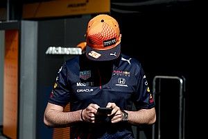 Vettel: nem rak extra terhet Verstappenre az, hogy vezeti a pontversenyt