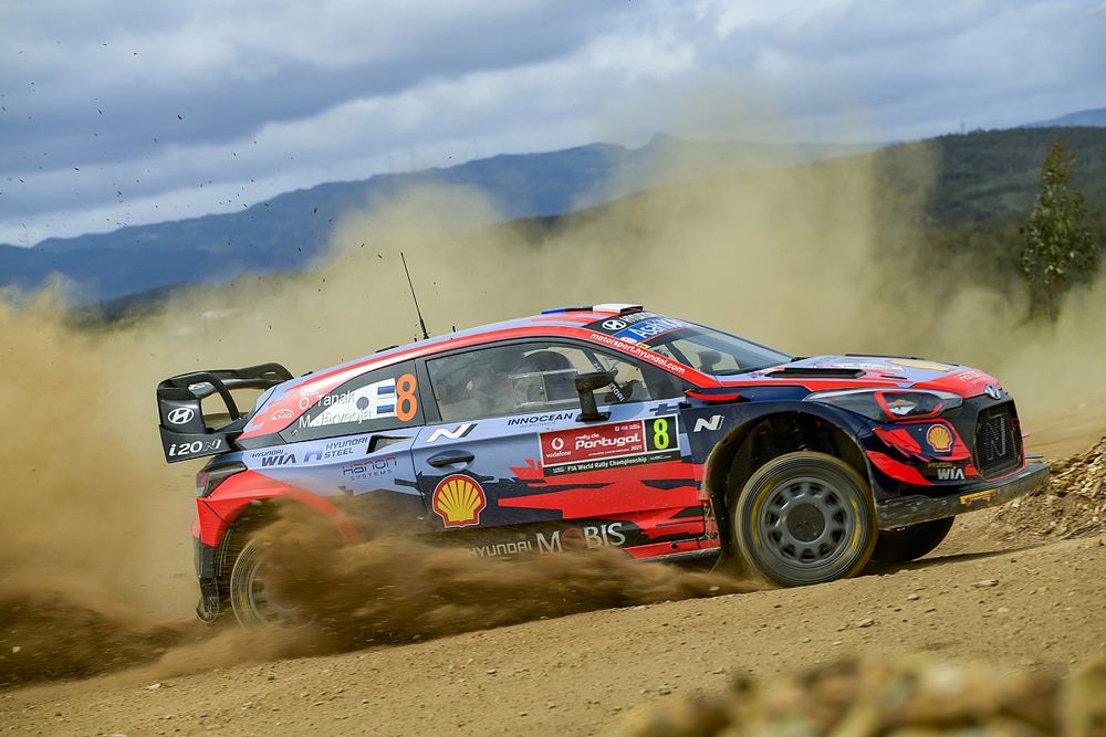 Tanak prowadzi, Kajetanowicz wiceliderem WRC 3