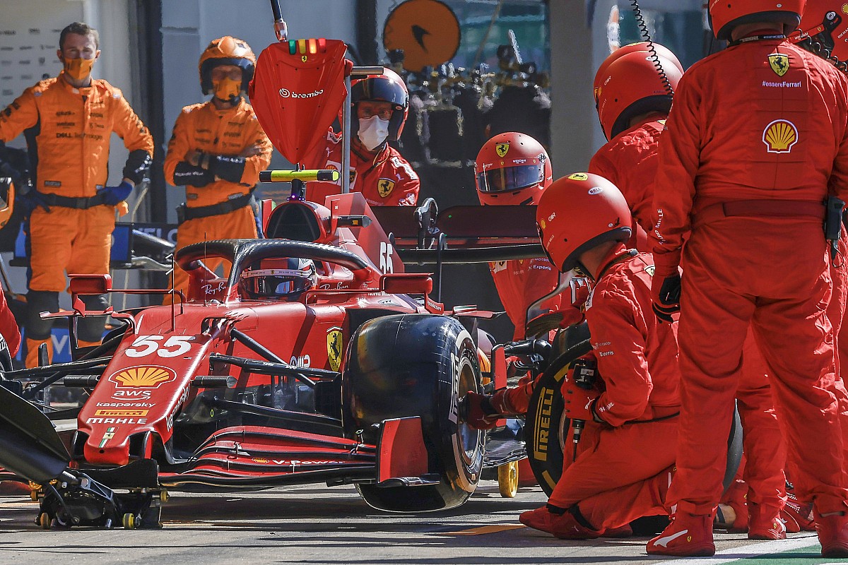 Sainz: "Peccato per il pit, ma la Ferrari oggi era velocissima"