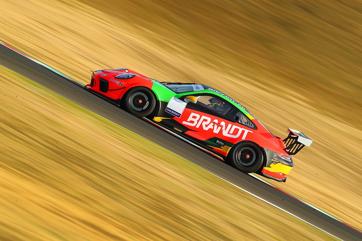 Porsche Carrera Cup: Paludo lidera primeiro treino no Velocitta