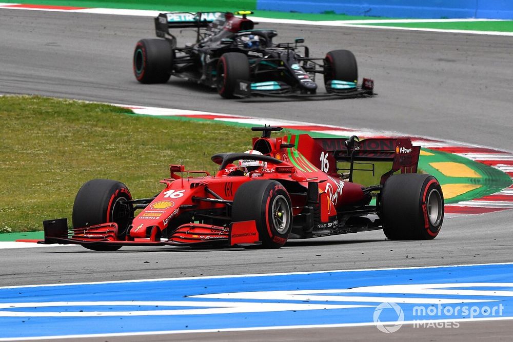 Charles Leclerc, Ferrari SF21, Valtteri Bottas, Mercedes W12