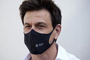 Wolff csak „viccelt” a versenyzőkérdés eldöntése kapcsán