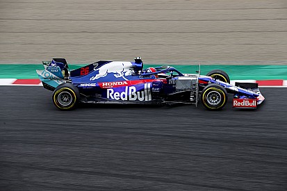 Toro Rosso, Kvyat ve Gasly ile devam etmek istiyor