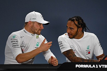 Hamilton most nem gondol a családalapításra, még a kutyáira is kevés az ideje