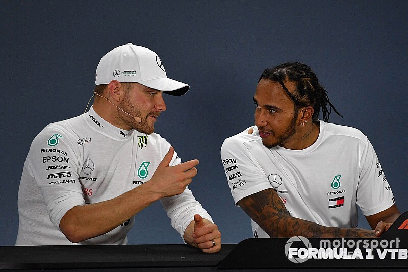 Hamilton most nem gondol a családalapításra, még a kutyáira is kevés az ideje