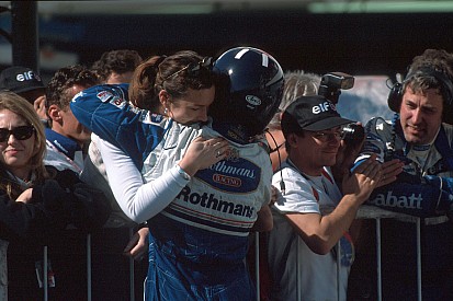 Ma 59 éves Damon Hill, 1996 Forma-1 bajnoka és Schumacher régi nagy riválisa