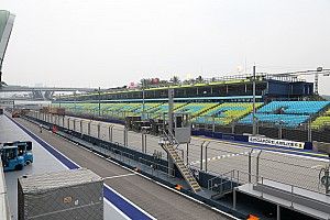 Singapur GP organizatörleri yarışın seyircisiz yapılamayacağını söyledi