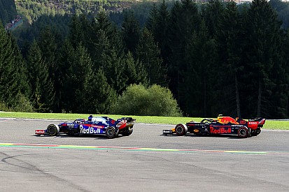 Kvyat s'étonne des éloges adressés à Albon