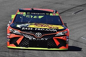 Truex cruises to Stage 1 win at Richmond