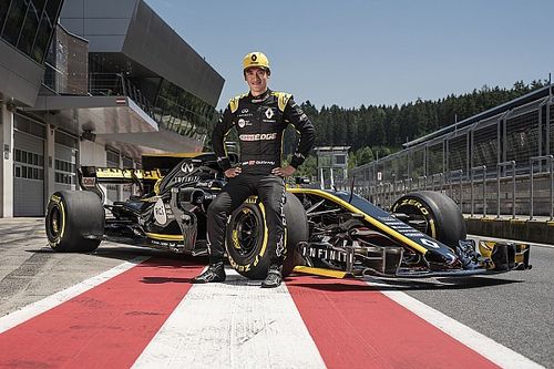 Zhou completa pruebas con el Renault de F1 de 2017