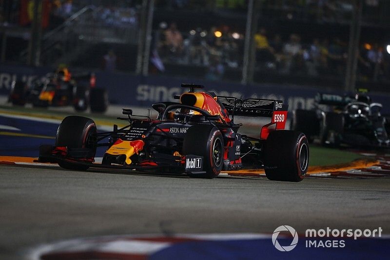 Max Verstappen, Red Bull Racing RB15, Valtteri Bottas, Mercedes AMG W10