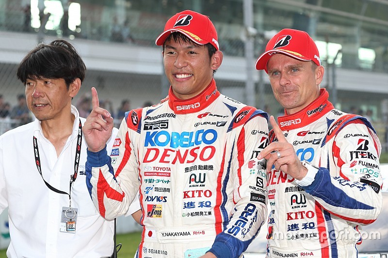 天候が二転三転……“超カオス”なレースを39号車が制し、レクサスが5連勝