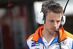 BTCC racer Bushell hospitalised with cardiac issue