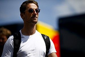 Grosjean új sisakját mintha egy pók tervezte volna