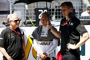 Magnussen: Hulkenberg benimle konuşmuyor