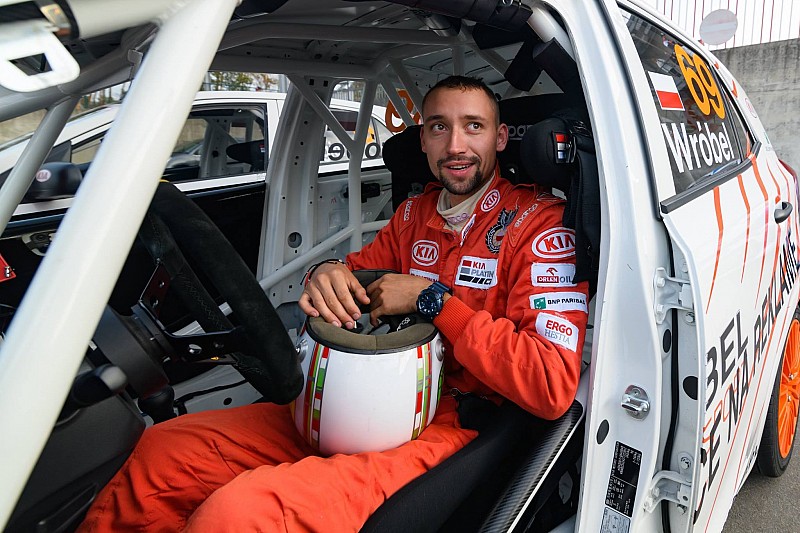 Wróbel dokończy sezon w rallycrossie
