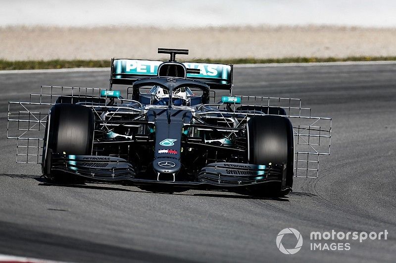 Bottas en tête à la mi-journée et à une seconde de sa pole
