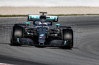 Bottas en tête à la mi-journée et à une seconde de sa pole