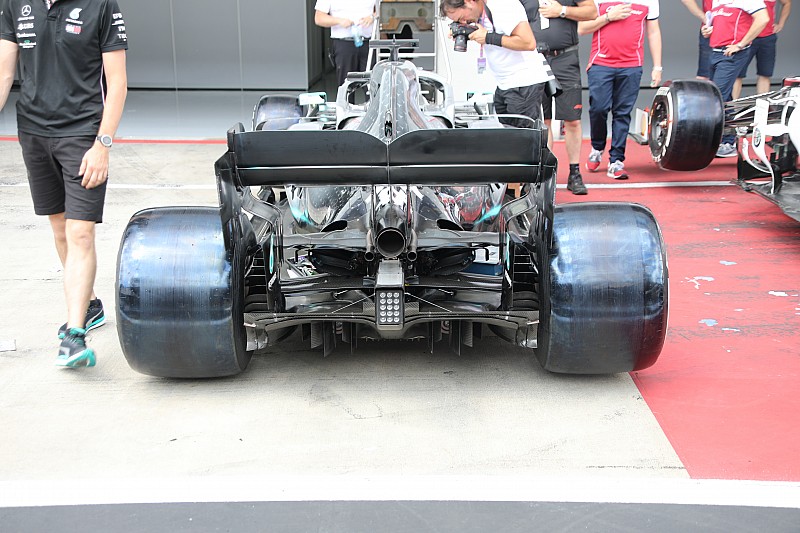 Прохолодніша погода в Сільверстоуні зіграє на користь Mercedes