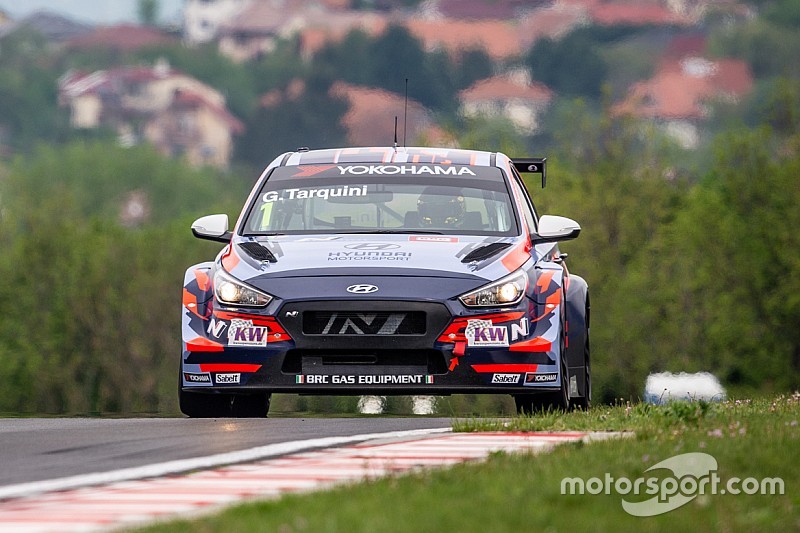 Джиролами и Тарквини выиграли воскресные гонки WTCR на «Хунгароринге»