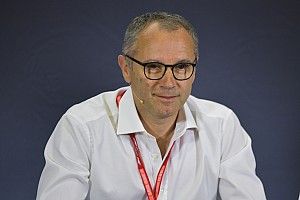 Domenicali: espero un Ferrari que se acerque a la pelea