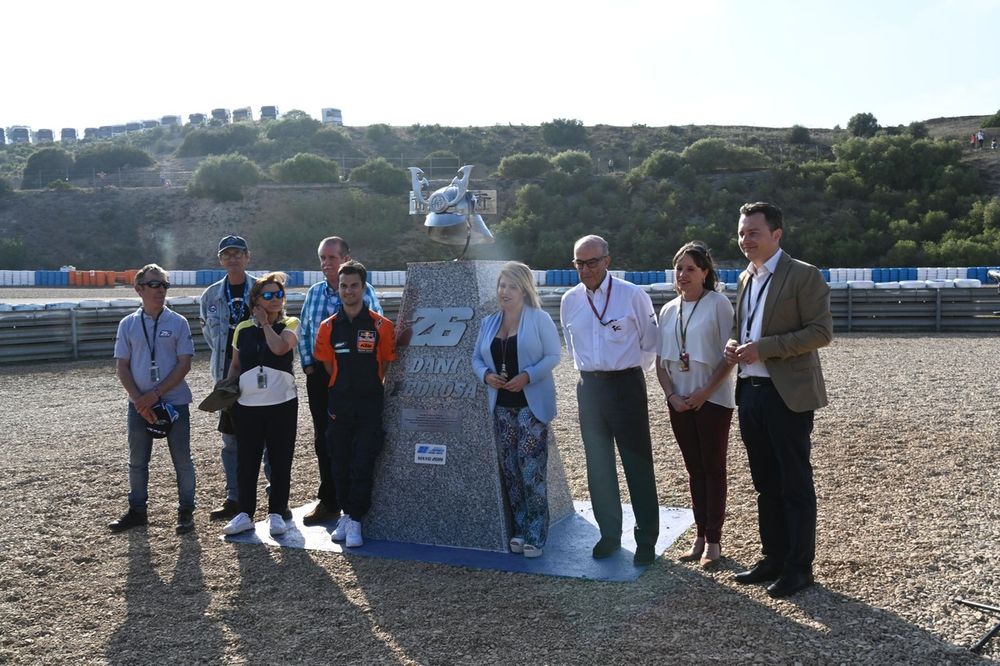 Jerez descubre un monolito en la nueva curva Dani Pedrosa