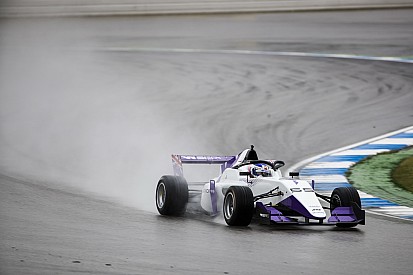 Chadwick se lleva la primera pole de la W Series