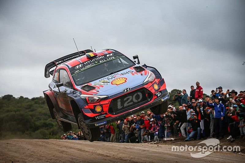 WRC Argentinië: Neuville aan de leiding na spin Tanak