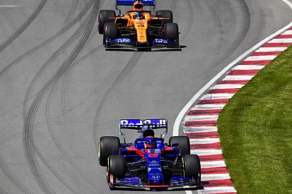 Video: Kvyat'ın Sainz'ı geçişi