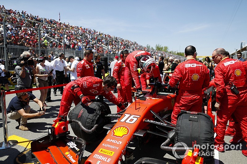 Leclerc vallomása: „Bahrein után valami megváltozott, és Vettel kevesebb hibát vét”