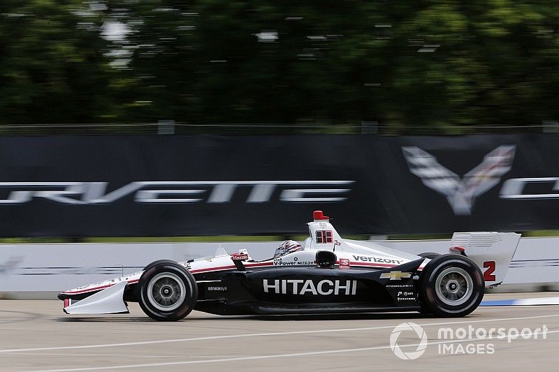 Newgarden logra la pole de Detroit para la carrera 2