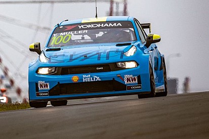Мюллер впервые в этом году выиграл гонку WTCR